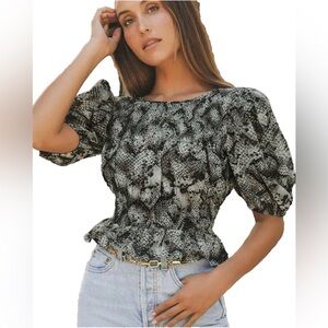 Free People Women's Gray Black Snake Print Puff Sleeve XOXO Blouse Top Size S